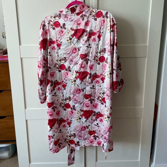 Flora Nikrooz Silk Floral Robe and Sash - Picture 4 of 4